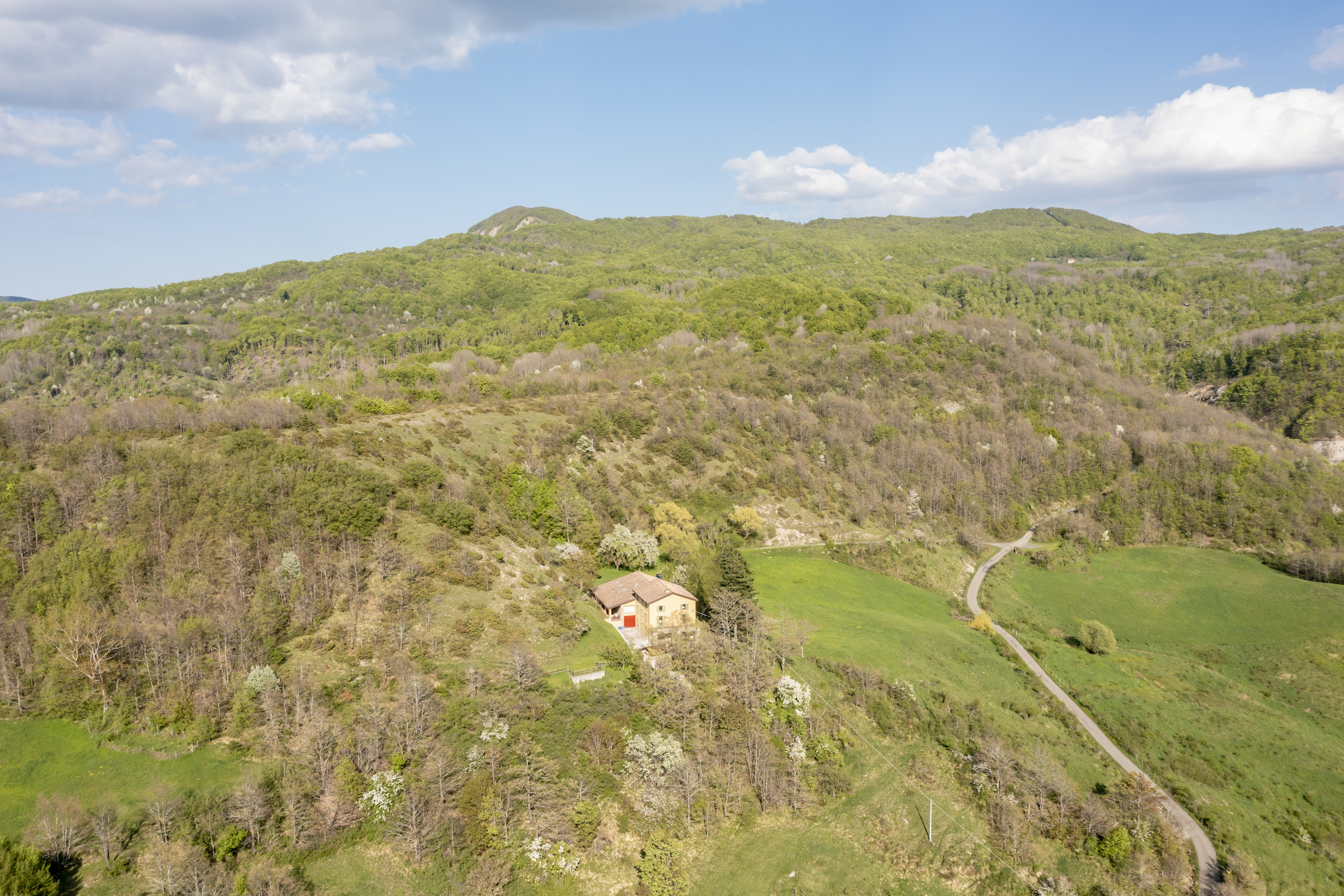 BILOCALE IN CASCINA RISTRUTTURATA: CONFORT, RELAX  A MERONE