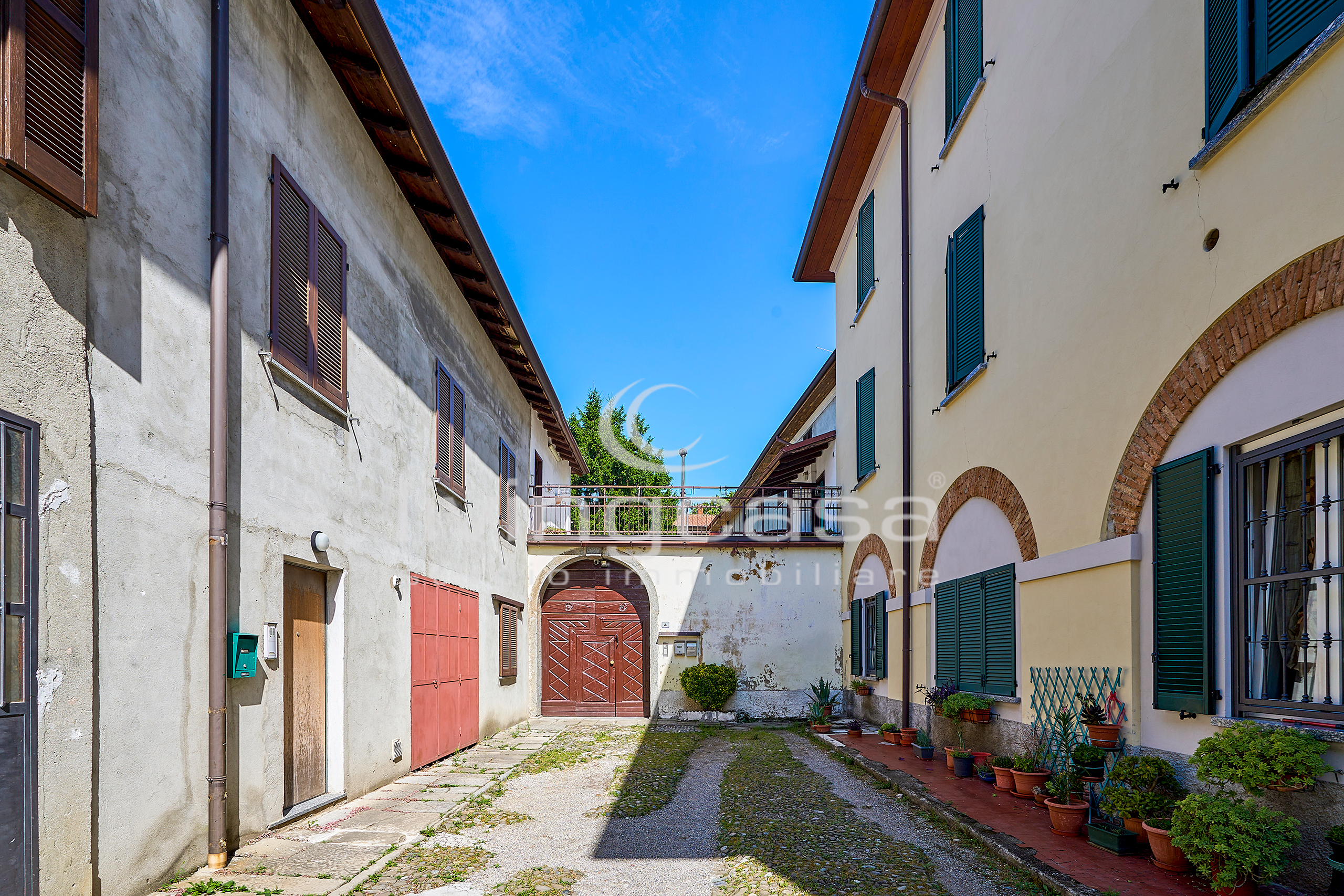 VILLA STORICA CON 20.000 MQ DI PARCO