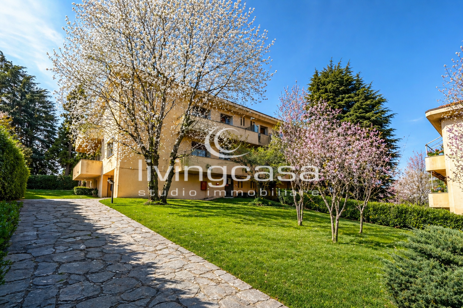 DIMORA STORICA PER IMPRENDITORI VISIONARI : 1.150 MQ CON PARCO PRIVATO NEL CUORE DEL PARCO DEL CURONE